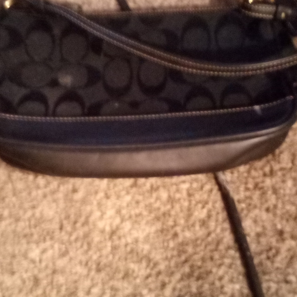 Coach clutch purse - Picture 3 of 3